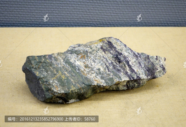 獨(dú)居石