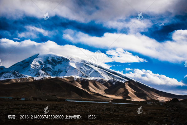雪山光影高原藍(lán)天