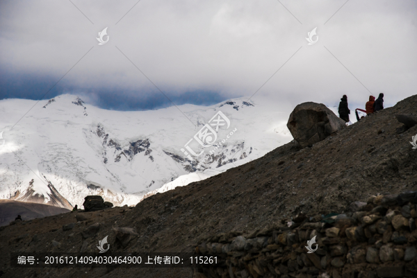 雪山游人帕米爾高原