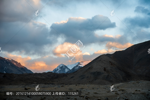 晚霞雪山藍(lán)天