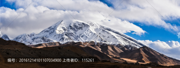 慕士塔格峰雪山