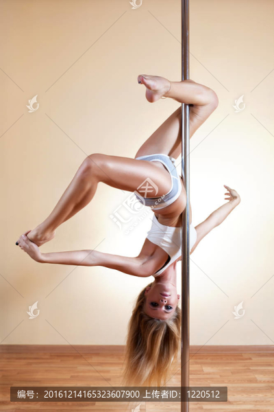 年輕性感的女人