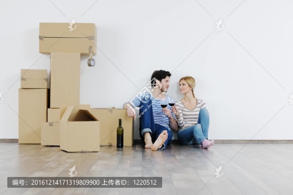 小兩口搬新房