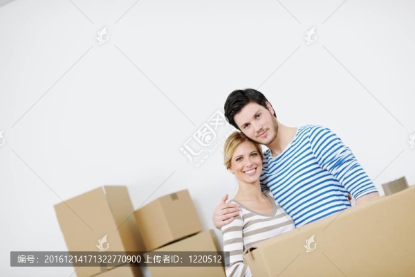 小兩口搬新房