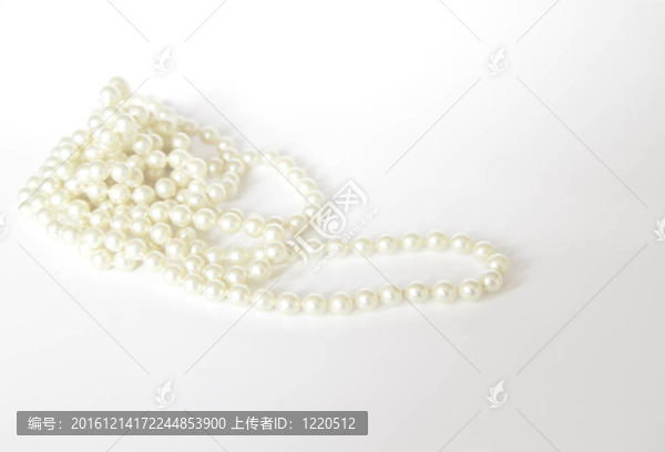 白底珍珠