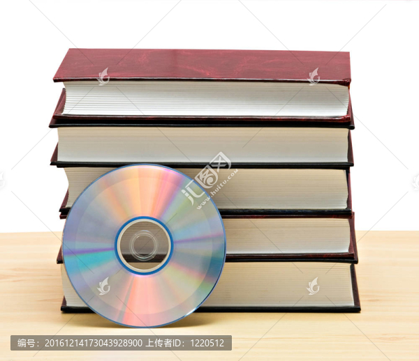 成堆的書(shū)籍和DVD光盤(pán)作為新老方法的象征