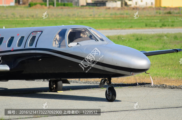 私人飛機(jī)