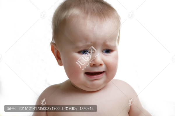 哭泣的男孩