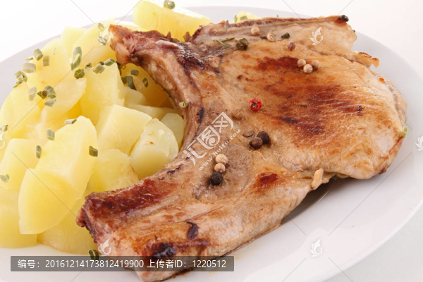 土豆烤豬肉