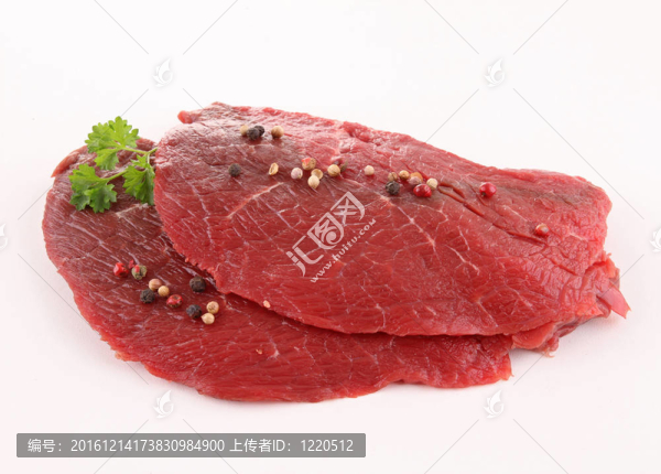 孤立的生牛排