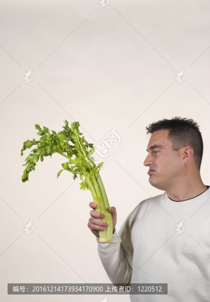 不高興