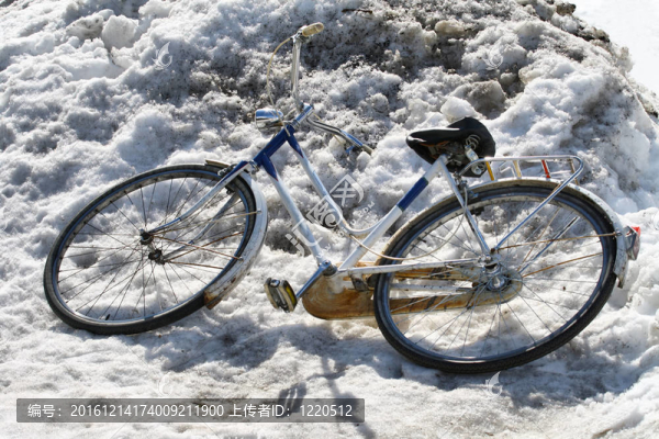 雪地自行車