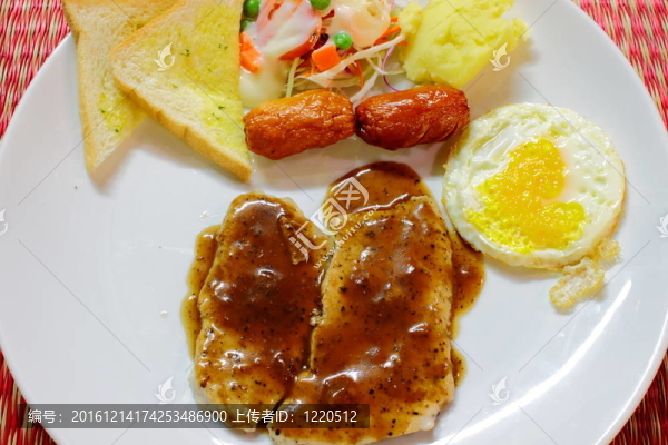 與開胃菜豬肉牛排里脊