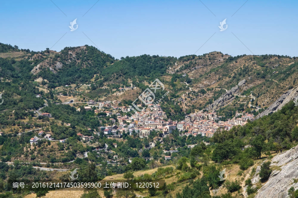 對(duì)castelmezzano全景。巴斯利卡塔大區(qū)。意大利.