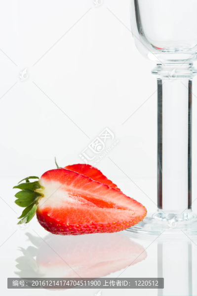 Strawberry和玻璃