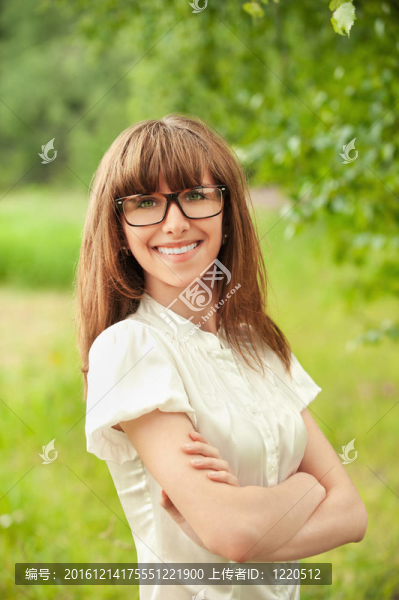 美麗少女微笑的畫像