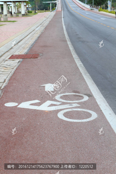 自行車路標和箭頭圖片