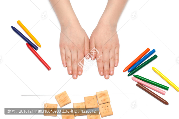 兒童用鉛筆畫。
