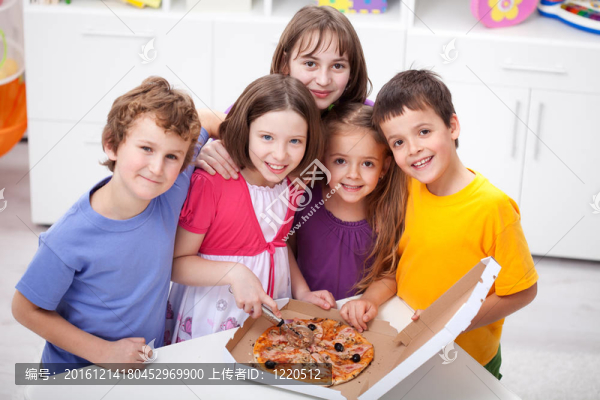 孩子在家比薩