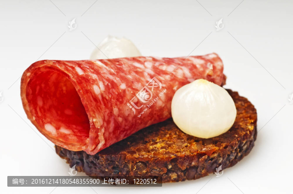 黑與意大利臘腸