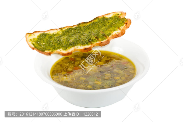 炸面包意大利蔬菜湯