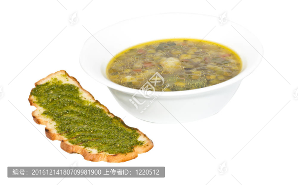 炸面包意大利蔬菜湯