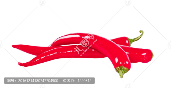 紅辣椒在白色背景上的堆積