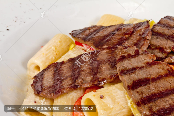 空心面與牛肉醬