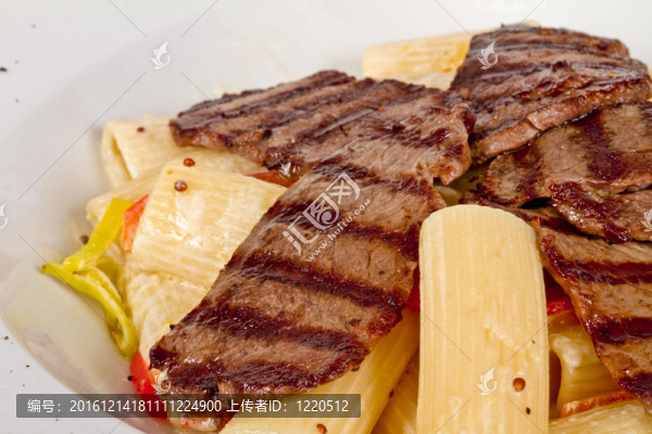空心面與牛肉醬