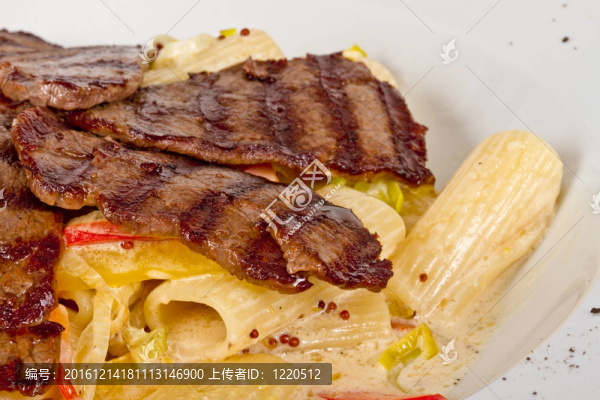 空心面與牛肉醬