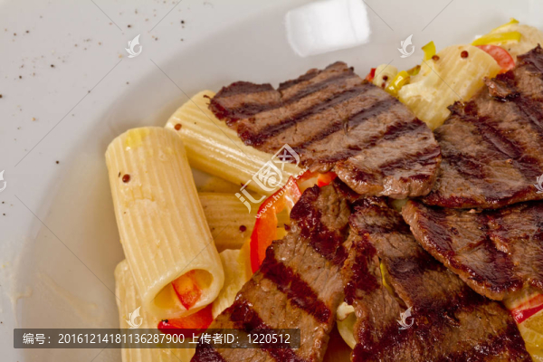 空心面與牛肉醬