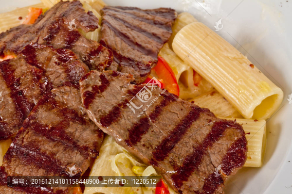 空心面與牛肉醬