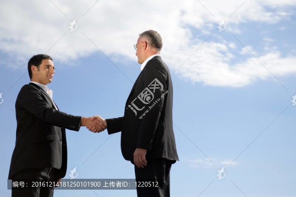 男人握手