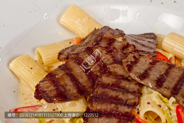 空心面與牛肉醬