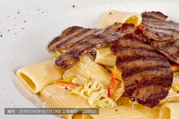 空心面與牛肉醬