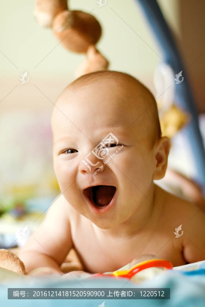 新生的嬰兒-匯圖網(wǎng) www.fosd68.com 新生的嬰兒