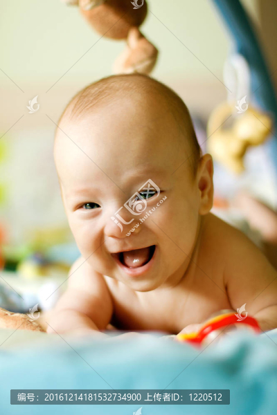 新生的嬰兒