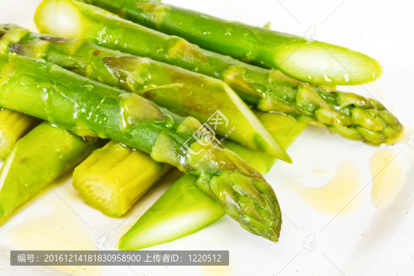 白底蘆筍