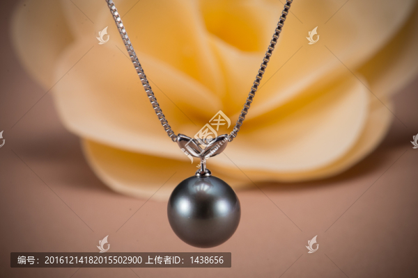 珍珠項(xiàng)鏈