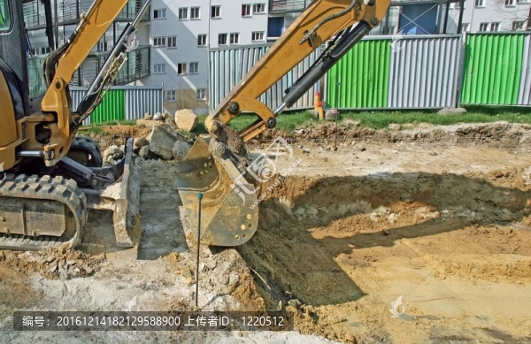 推土機(jī)在行動(dòng)