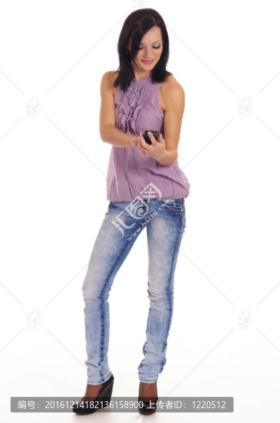 可愛的女人打電話