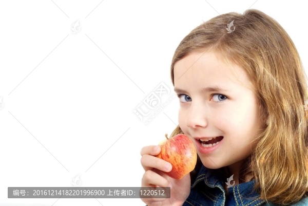 女孩吃蘋果