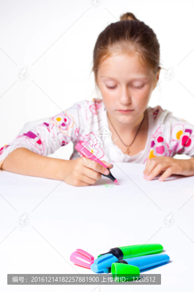 小孩子畫畫