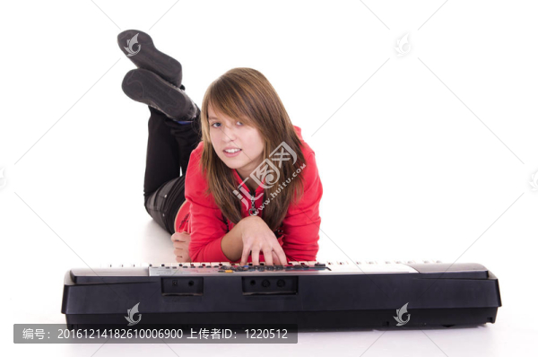 女孩與合成器