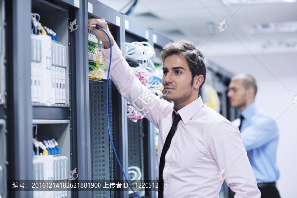 它enineers網(wǎng)絡(luò)服務(wù)器機房