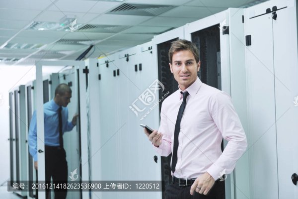 它enineers網(wǎng)絡服務器機房