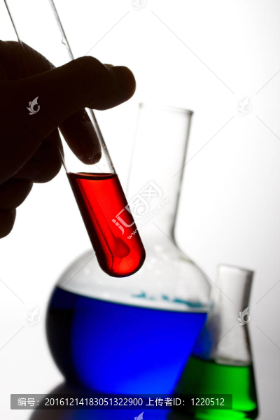 液體成分的玻璃瓶