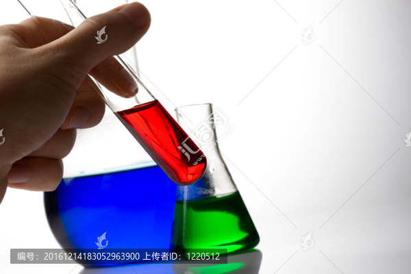 液體成分的玻璃瓶