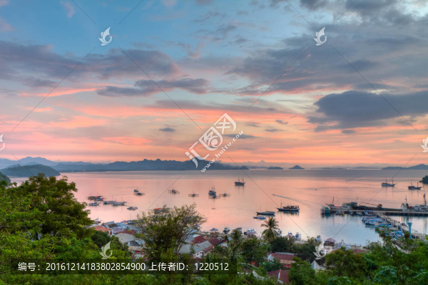納閩巴霍弗洛雷斯島；印度尼西亞港；