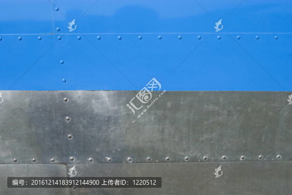 金屬質(zhì)感與鉚釘